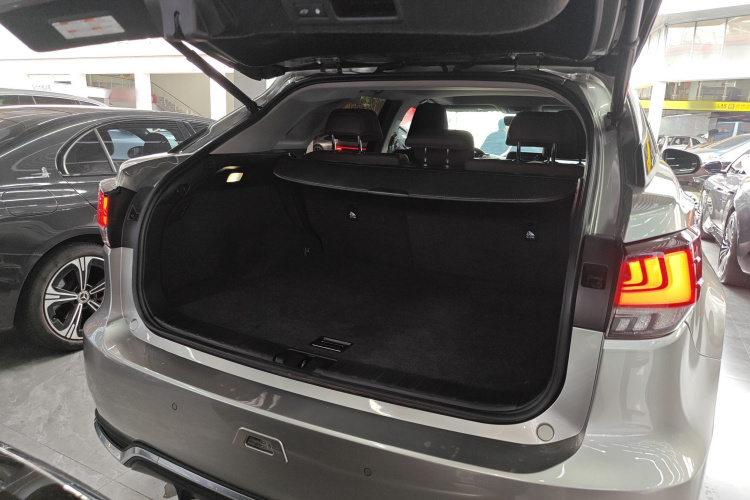 雷克萨斯RX 2020款 改款 450h 四驱典雅版机舱底盘23