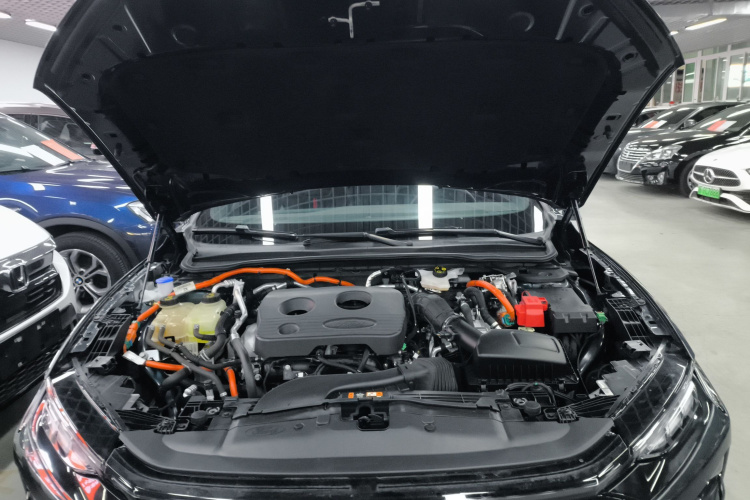 福特 蒙迪欧 2023款 1.5T E-混动 ST-Line机舱底盘24