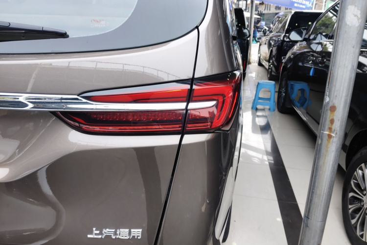 别克GL8 2021款 陆上公务舱 652T 舒适型车身外观6006