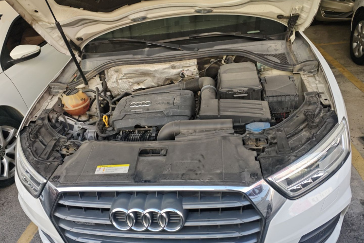 奥迪Q3 2016款 40 TFSI quattro 全时四驱运动型机舱底盘24