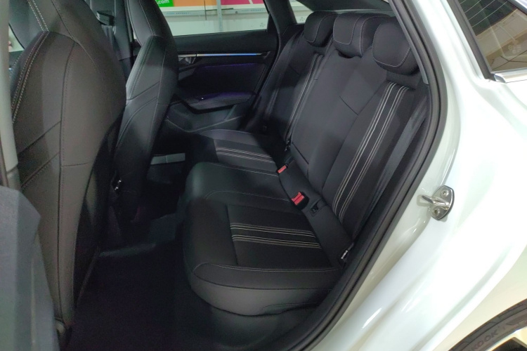 奥迪A3 2024款 A3L Limousine 35 TFSI 时尚运动型中控内饰21