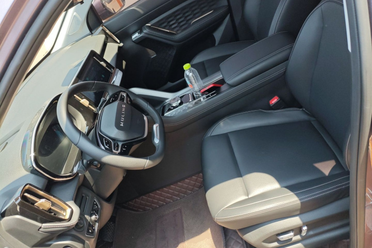 五菱汽车 五菱星云 2023款 2.0L DHT 旗舰版中控内饰19