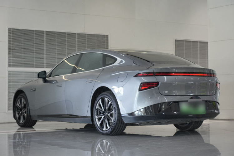 小鹏P7 2022款 480N+车身外观6006