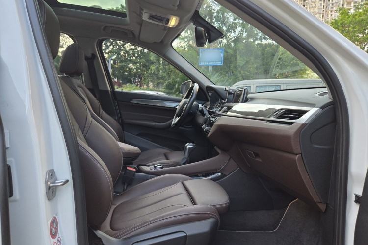 宝马X1 2016款 sDrive20Li 豪华型车身外观6007