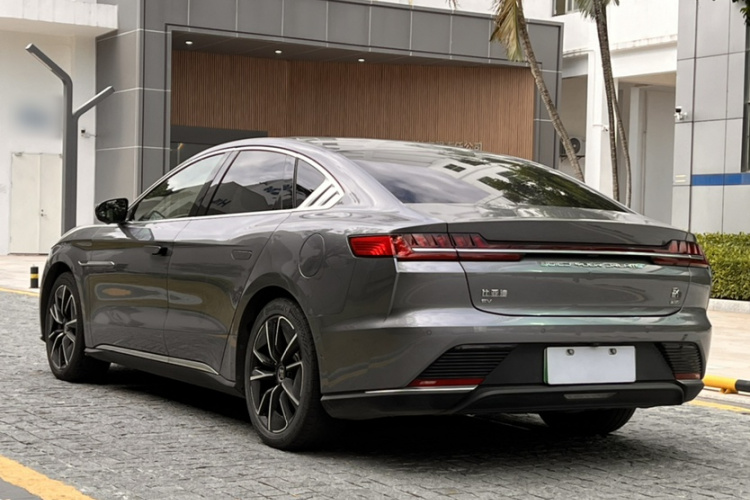 比亚迪 汉 2020款 EV 四驱高性能版旗舰型车身外观6004