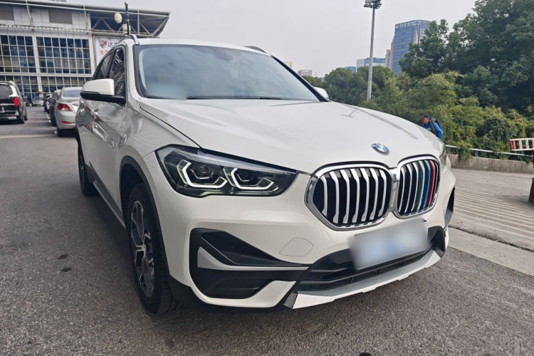 宝马X1 2020款 sDrive20Li 尊享型车身外观6002