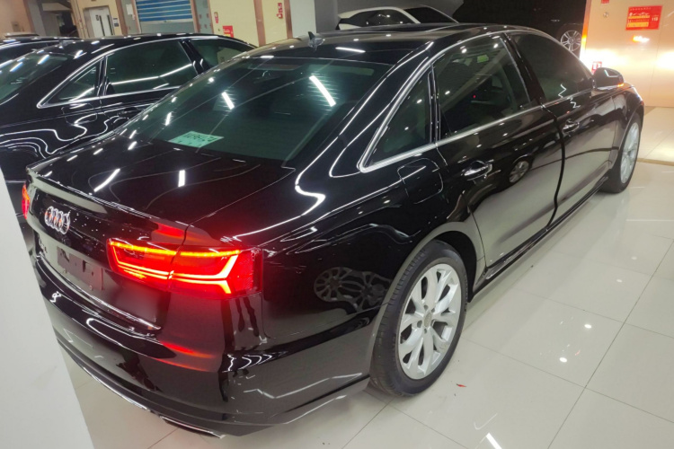 奥迪A6L 2017款 45 TFSI quattro 运动型车身外观7