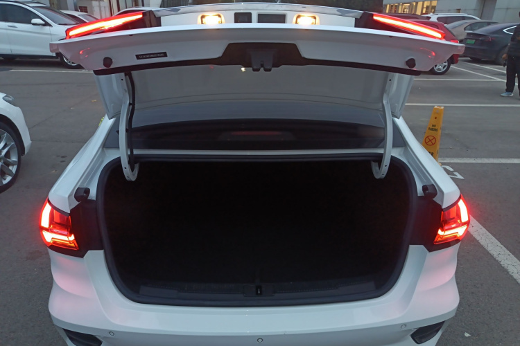 荣威i5 2021款 1.5L CVT黑金版局部细节23