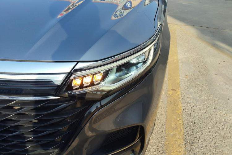 荣威iMAX8 2022款 400TGI 旗舰版局部细节36