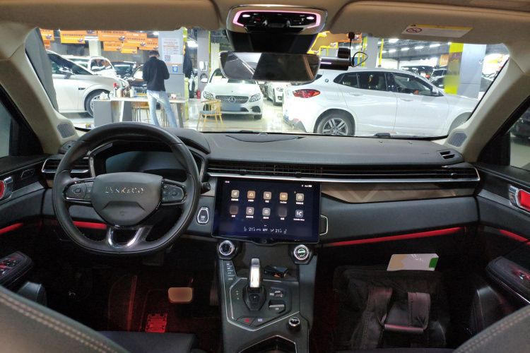 领克01 2021款 2.0TD 两驱型Pro中控内饰12