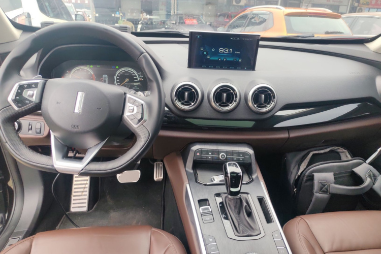 魏牌 VV7 2017款 2.0T 超豪型中控内饰12
