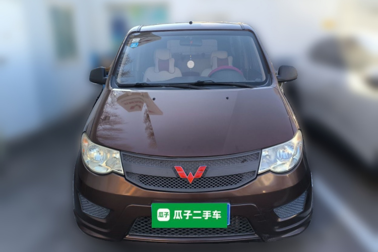 五菱汽车 五菱宏光 2015款 1.5L S 基本型国V车身外观2