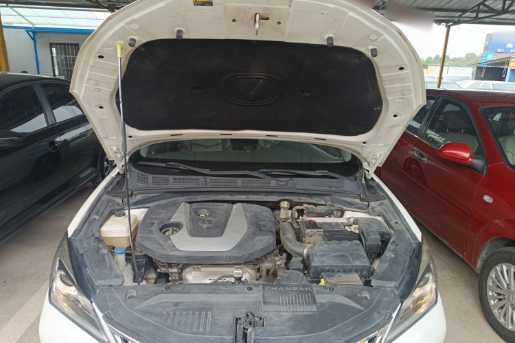 长安 逸动 2018款 1.6L GDI 手动领尚型机舱底盘24