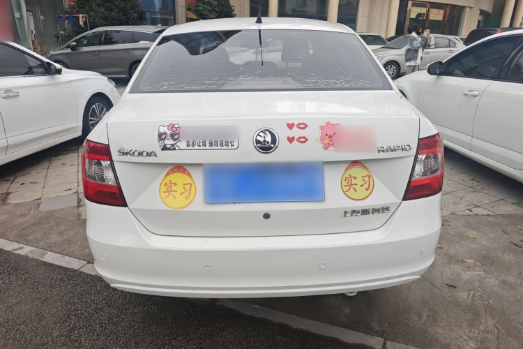 斯柯达 昕锐 2016款 1.4L 手动前行版车身外观6