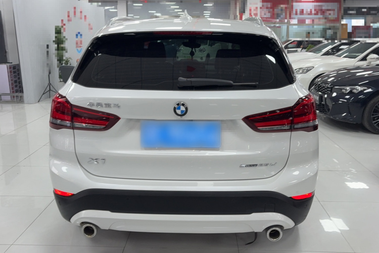 宝马X1 2022款 sDrive25Li 领先型车身外观6004