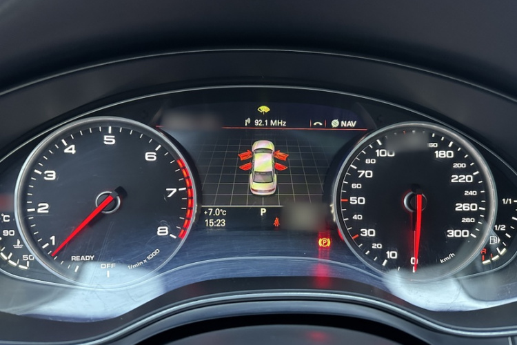 奥迪A6L 2018款 30周年年型 30 FSI 风尚型局部细节14