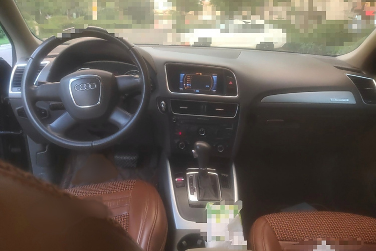 奥迪Q5 2011款 2.0TFSI 技术型中控内饰7002