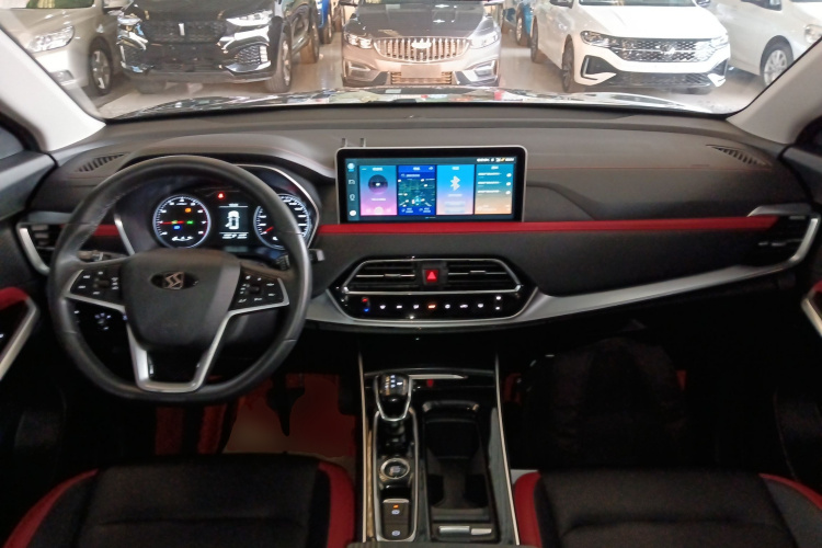 思皓X8 2022款 大圣版 300T DCT行者型 7座中控内饰7002