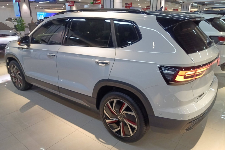 大众 途岳 2023款 300TSI 两驱月尊版车身外观4