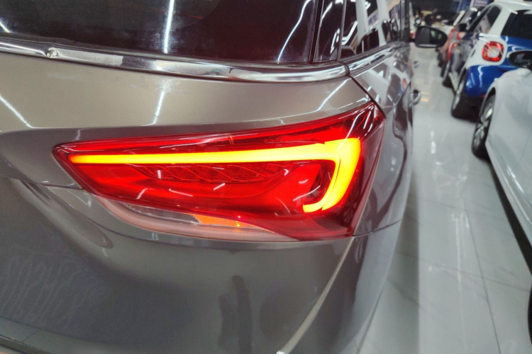 别克GL6 2019款 18T 6座精英型 国VI车身外观6002