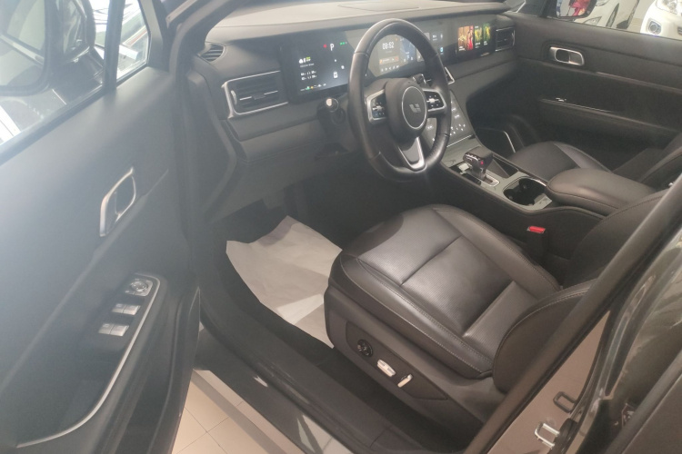 理想汽车 理想ONE 2021款 增程6座版中控内饰7003