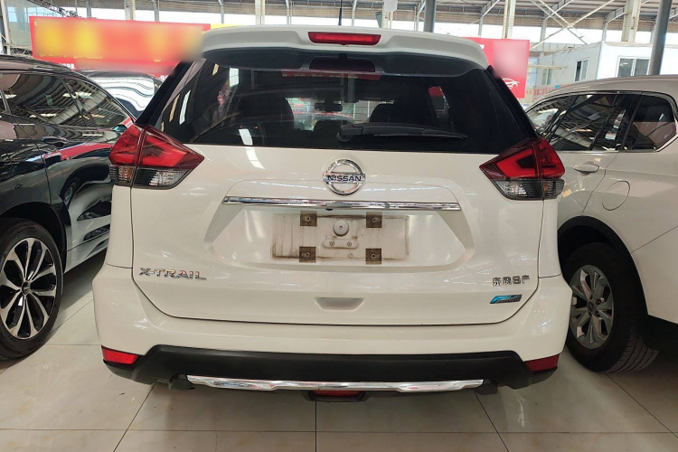 日产 奇骏 2017款 2.0L CVT舒适版 2WD车身外观6