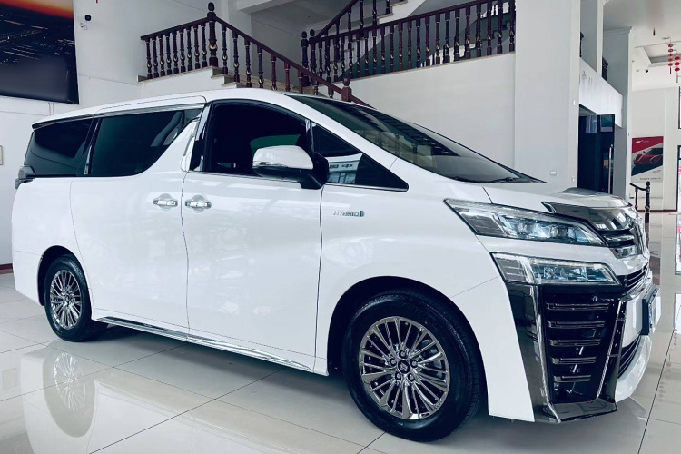 丰田 威尔法 2021款 皇冠 双擎 2.5L HV至尊版车身外观6002