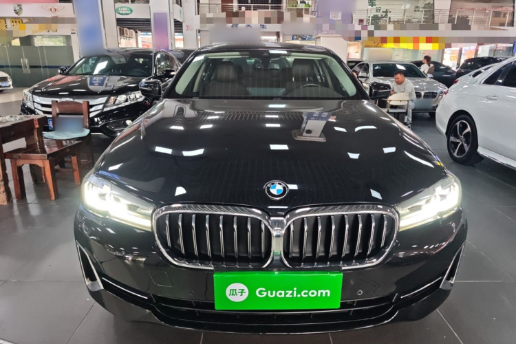 宝马5系 2022款 525Li 豪华套装车身外观2