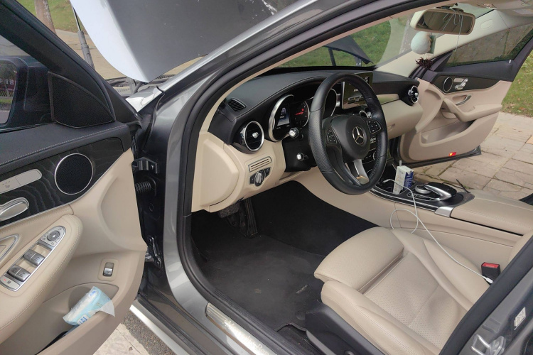 奔驰C级 2017款 改款 C 200 L 运动版中控内饰7003