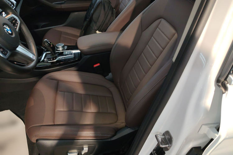 宝马X3 2020款 xDrive25i M运动套装中控内饰19