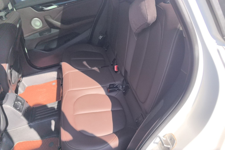 宝马X1 2021款 改款 sDrive25Li 领先型中控内饰21