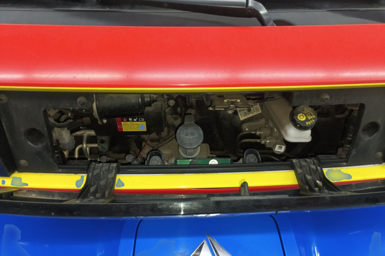 宝骏KiWi EV 2021款 艺术家 三元锂机舱底盘24