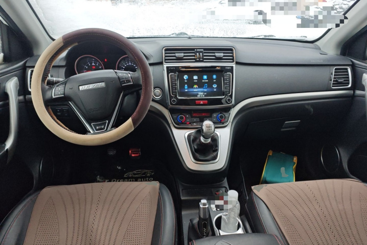 哈弗M6 2018款 1.5T 手动两驱精英型中控内饰12