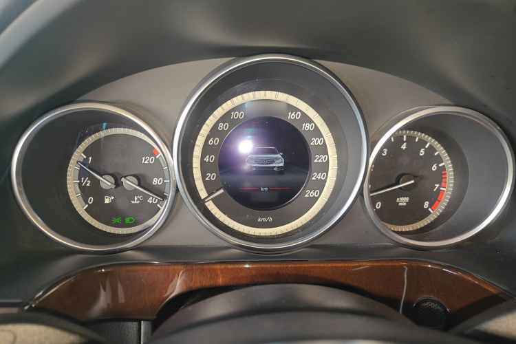 奔驰E级 2014款 E 260 L 豪华型局部细节14