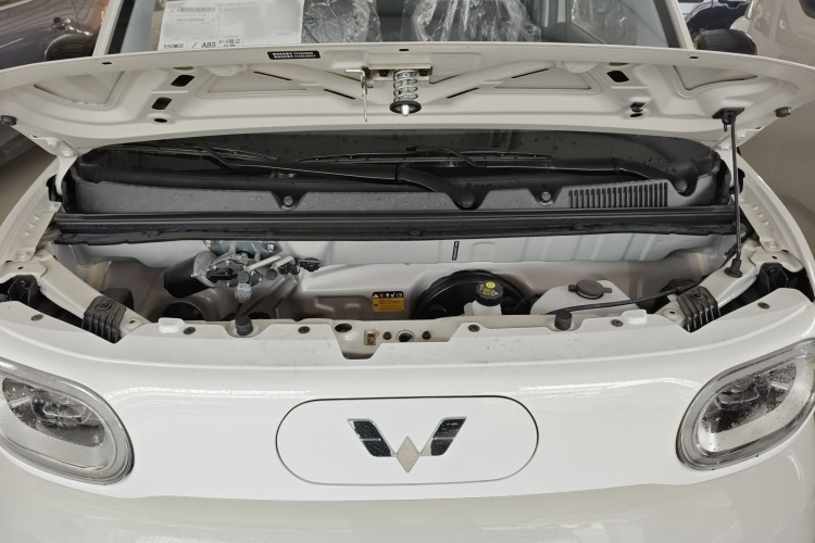 五菱汽车 宏光MINIEV 2024款 第三代 215km 青春版机舱底盘24