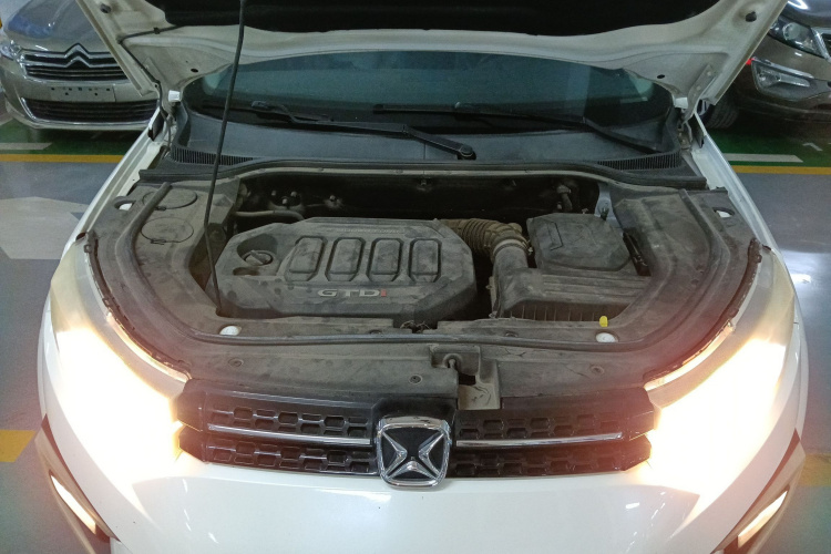 江铃 驭胜S330 2016款 1.5L GTDi 自动两驱尊贵版机舱底盘24