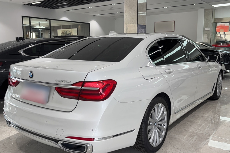 宝马7系 2016款 740Li 领先型车身外观6005