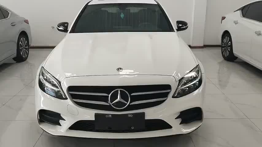 奔驰C级 2019款 C 260 运动版实拍1