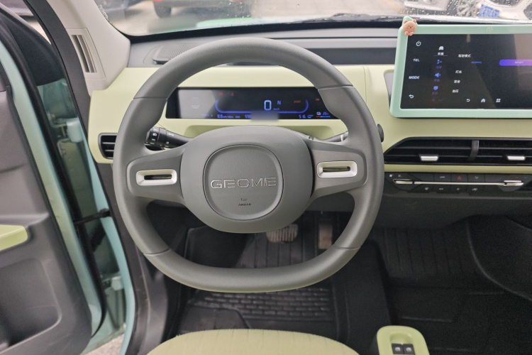 吉利银河 2024款 熊猫mini 200km 耐力熊中控内饰13