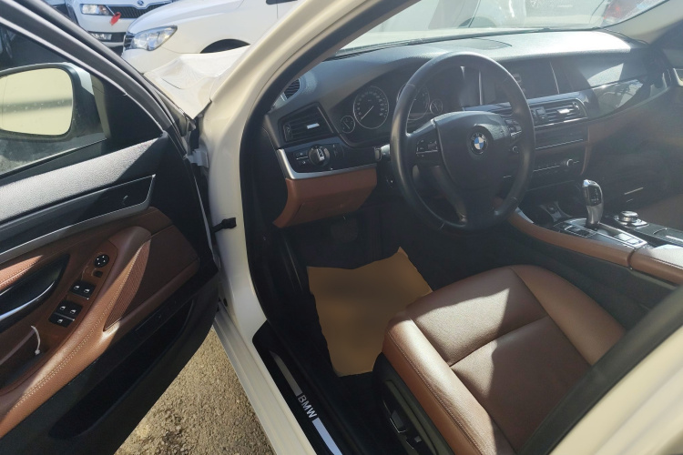 宝马5系(进口) 2014款 520i 典雅型中控内饰20