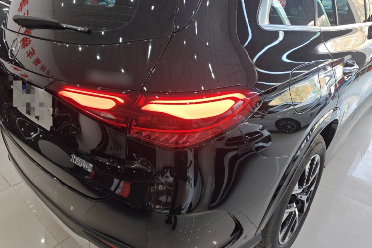 奔驰GLC 2023款 GLC 260 L 4MATIC 豪华型 5座车身外观9