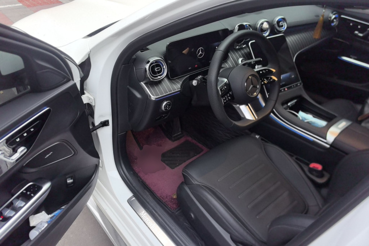 奔驰C级 2024款 改款三 C 260 L 运动版中控内饰20