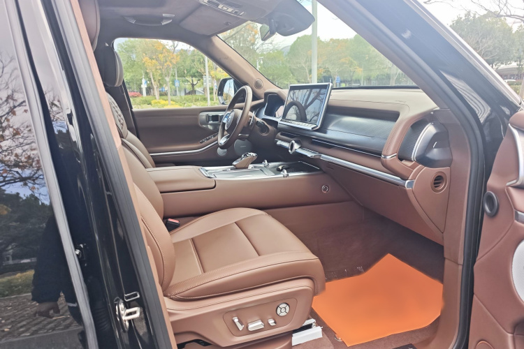 坦克700新能源 2024款 Hi4-T 极境版中控内饰7005