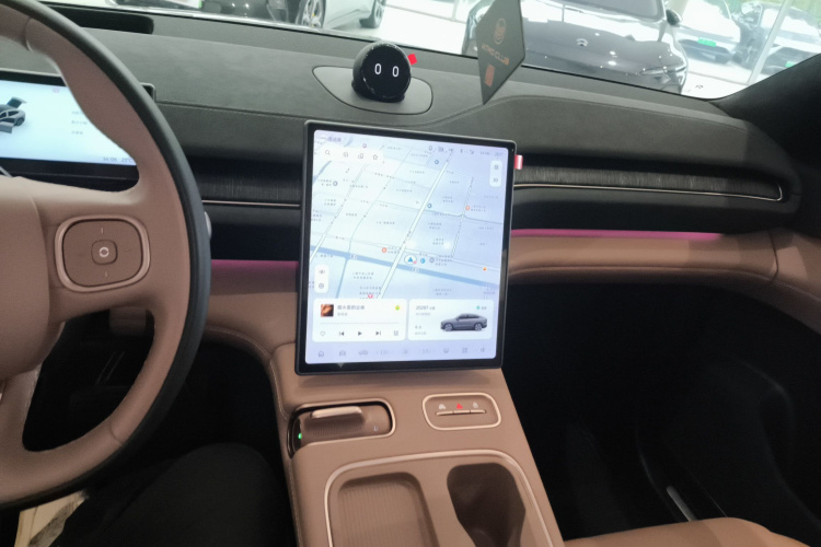 蔚来EC6 2023款 75kWh中控内饰7002