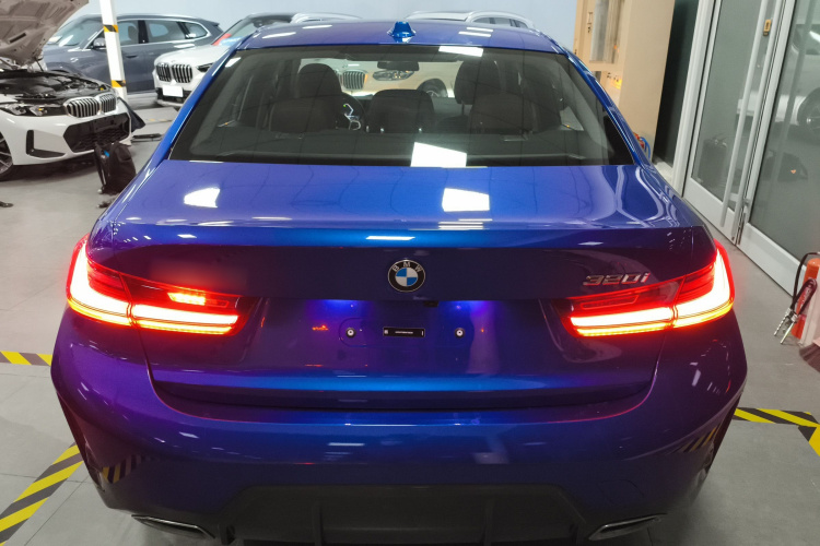 宝马3系 2024款 325i M运动套装车身外观6