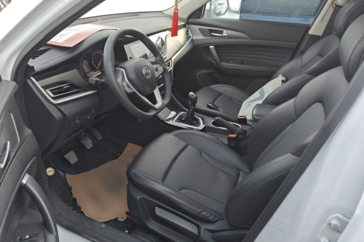 长安CS35PLUS 2022款 1.6L 手动豪华版中控内饰19