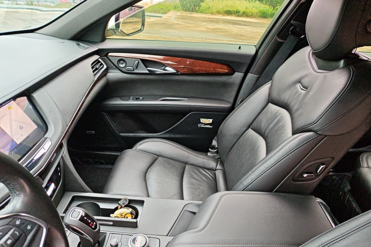 凯迪拉克CT6 2019款 28T 精英型中控内饰7005