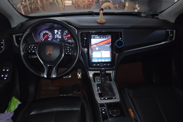荣威RX5 2018款 20T 两驱自动互联网智臻版中控内饰7002