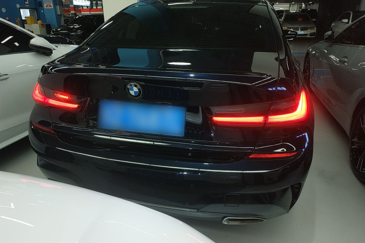 宝马3系 2022款 320Li M运动套装车身外观6004