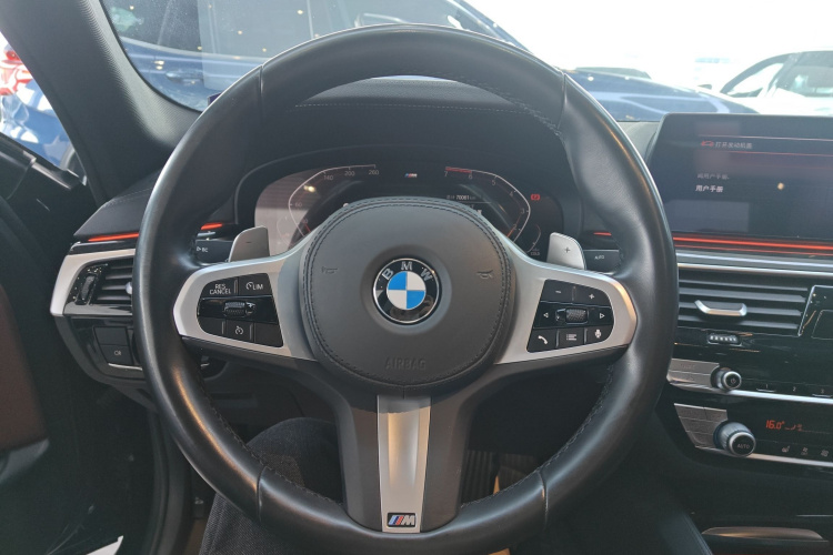 宝马5系 2020款 530Li 领先型 M运动套装中控内饰13